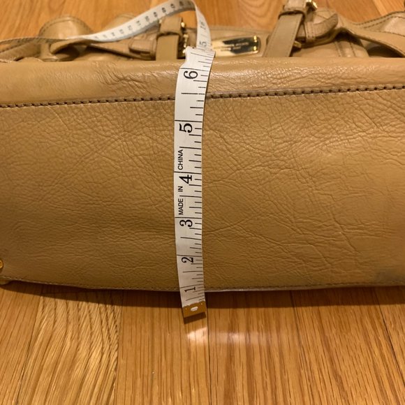 Michael Kors Tan Leather Gansevoort Tote Bag - Picture 13 of 15